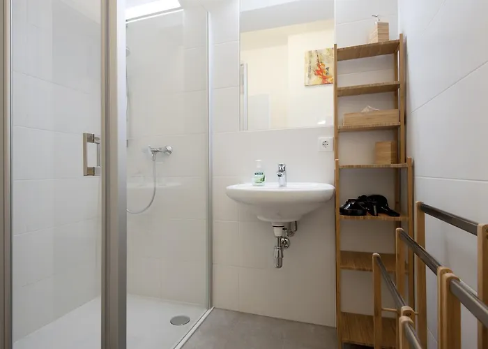 City-apartment Lendviertel - Private Parking Garage Apartament *