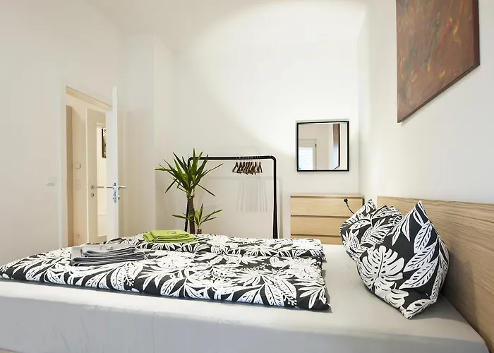 City-apartment Lendviertel - Private Parking Garage Apartament *