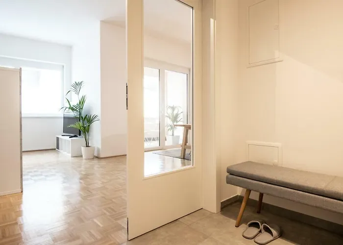 City-apartment Lendviertel - Private Parking Garage Apartament *