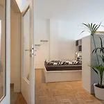 City-apartment Lendviertel - Private Parking Garage Appartement