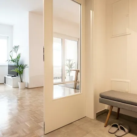 City-apartment Lendviertel - Private Parking Garage アパート *