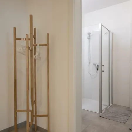 City-apartment Lendviertel - Private Parking Garage Apartament *